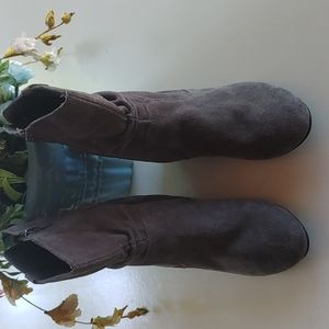 Short suede boots